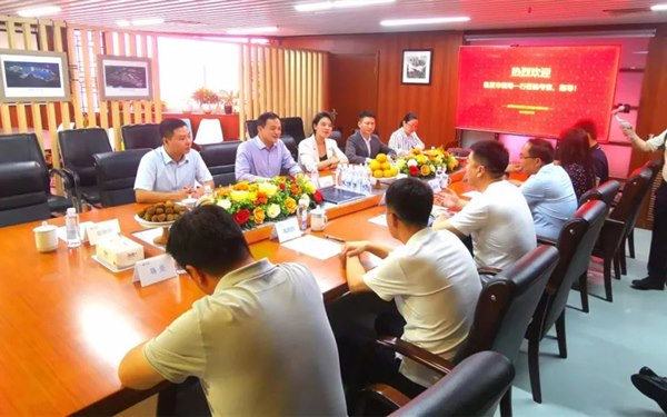 【集团快讯】临夏市委书记马占才率队到人生就是搏官网文旅集团进行考察交流